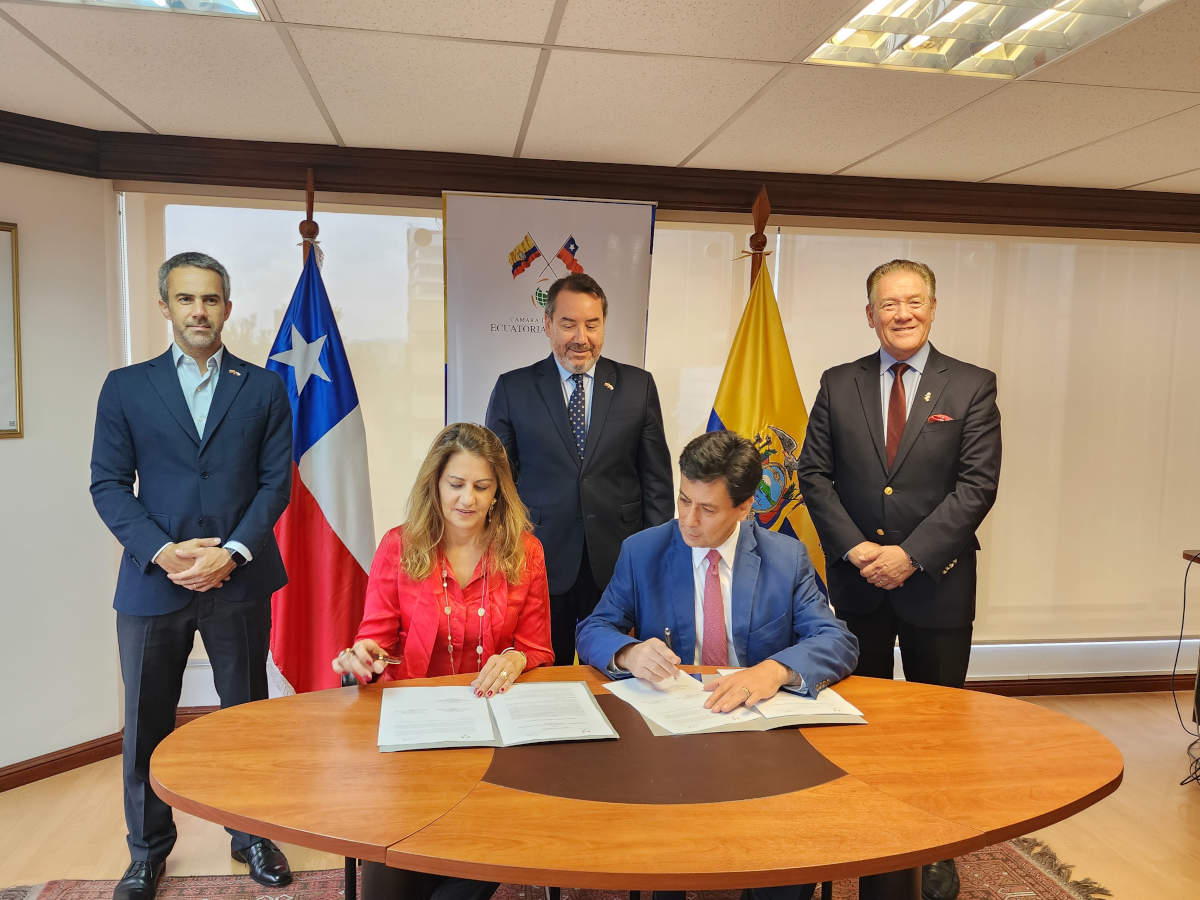 Cámaras de Comercio Ecuatoriano Chilena y de Santiago firman convenio de colaboración para promover mecanismos de resolución de controversias